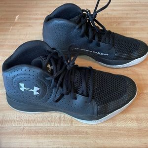 Under Armour Basketball Shoes! 🏀 Gender Neutral
